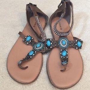 Torrid 10W Turquoise & Rhinestone T-Strap Sandals